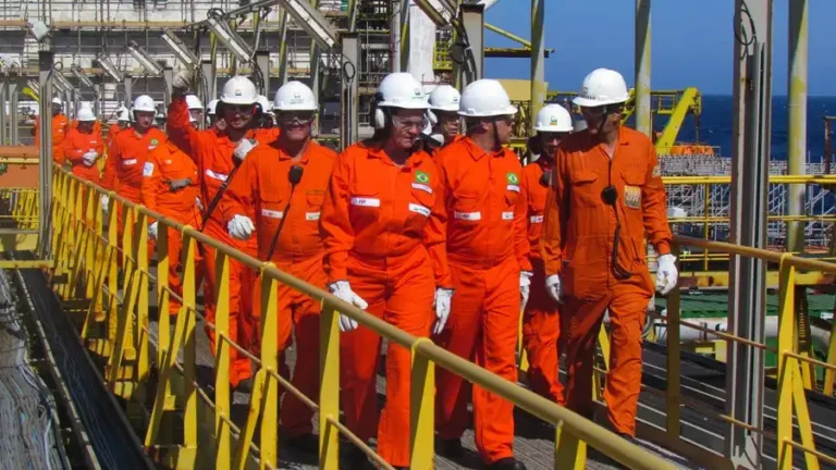 Técnico de Operação na Petrobras: Vagas, Conteúdo da Prova e Como Se Preparar para 2026