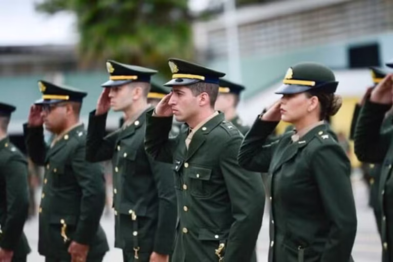 Engenheiros do exército em formação.